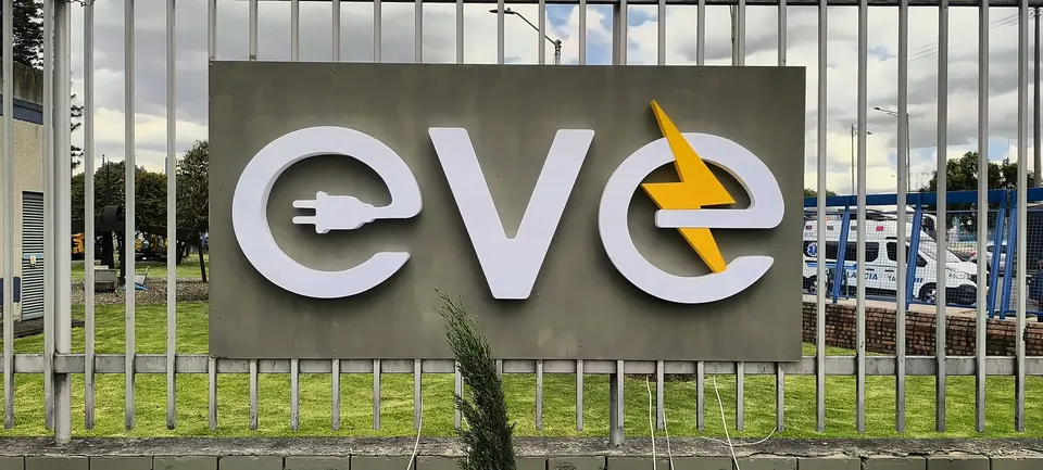 Aviso de letras corpóreas EVE instalado en exterior