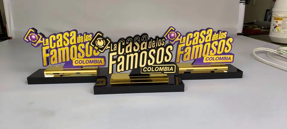 Trofeos en acrílico terminados